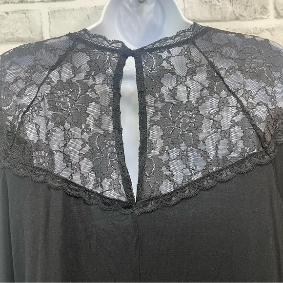 Torrid Super Soft Knit Black Lace Yoke Stretch Top 2X - Picture 4 of 10